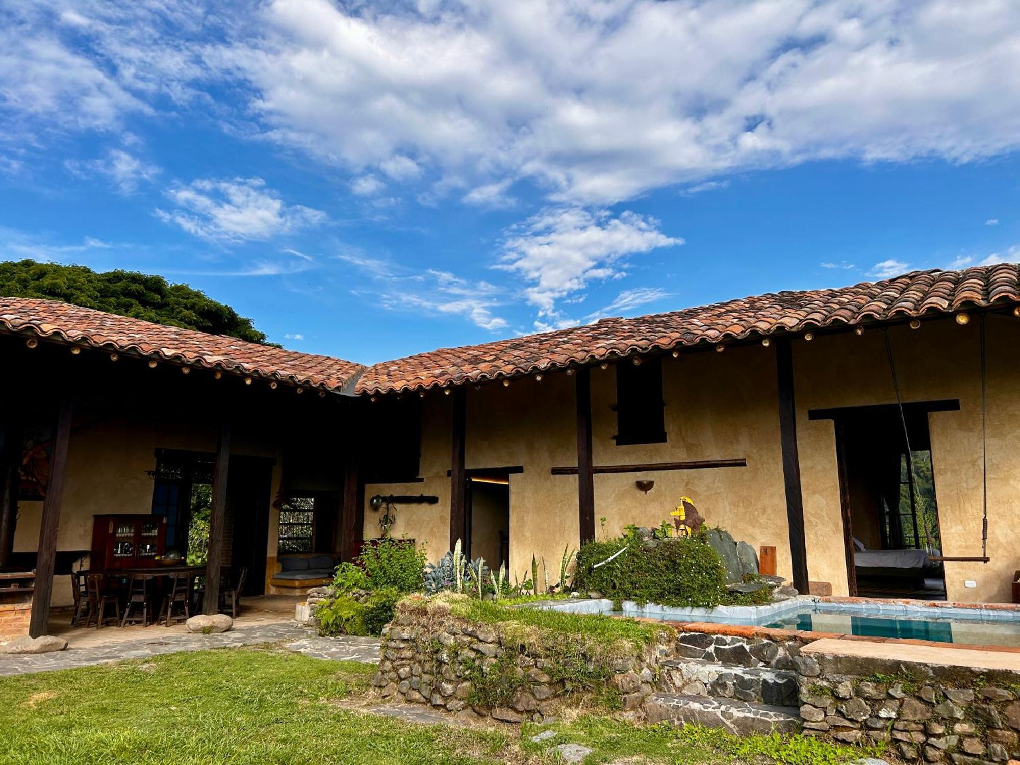 Cabanas En La Montana Viga Vieja San Peregrino Exterior photo